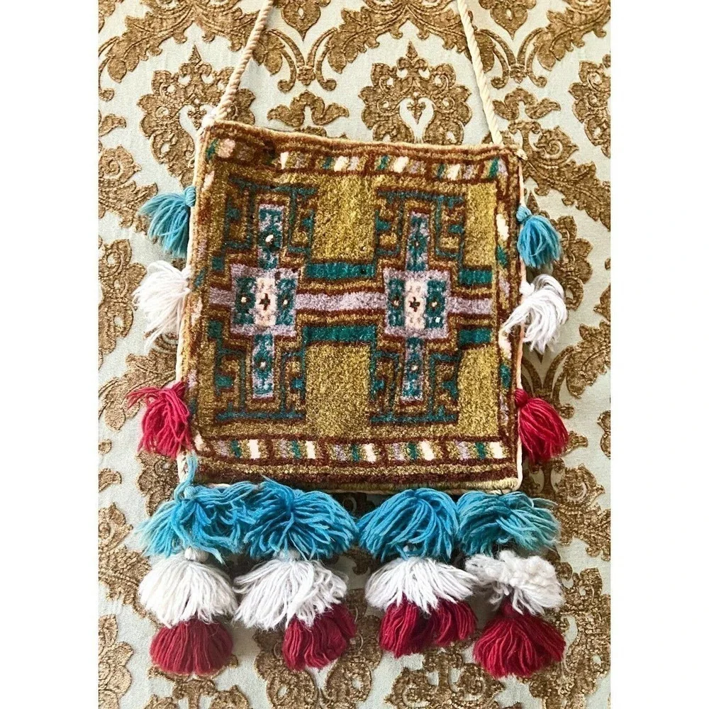 VINTAGE Persian Wool Carpet Salt Rug Bag Tassels Shoulder Strap Wall Hanging - Picture 1 of 7
